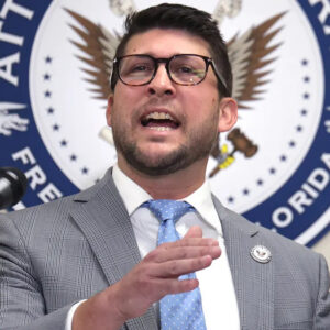 #EEUU Florida desafía orden judicial de cierre del centro «Alligator Alcatraz» y anuncia «Plan B»