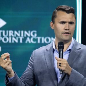 La violencia nuevamente aparece en EE.UU: El activista conservador Charlie Kirk, asesinado de un disparo en un evento multitudinario