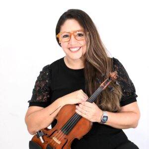 La violinista venezolana Daniela Padrón celebra su tercera nominación al Latin Grammy con el álbum JOROPANGO