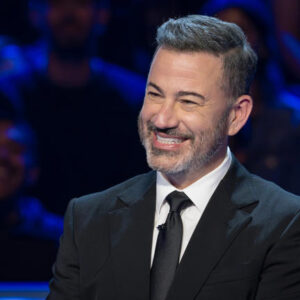 El programa de Jimmy Kimmel volverá a emitirse el martes tras suspenderse a causa de un comentario sobre Charlie Kirk