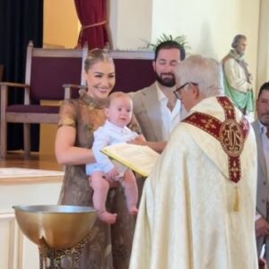 #MigbelisCastellanos bautizó a su bebé y la tierna reacción del pequeño con el cura se hizo #viral