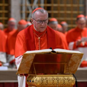 Cardenal #PietroParolin recibió carta que la familia de #EdmundoGonzález escribió para el papa
