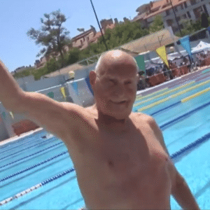 El combinado milagroso de un nadador de 94 años: «Cada mañana lo tomo en ayunas» (+Video)