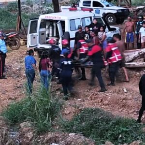 #UltimaHora Un muerto y dos heridos tras derrumbarse pozo minero en El Callao