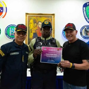 Alcalde Di Martino entregó dotación de uniformes a los funcionarios policiales