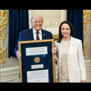 María Corina Machado entrega a Trump su medalla del Premio Nobel de la Paz