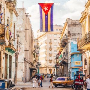 EE. UU. impondrá aranceles a bienes de países que vendan petróleo a Cuba