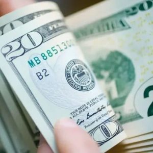 El dólar en Venezuela supera los 400 bolívares en el mercado oficial de divisas