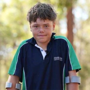 Niño de 13 años se convierte en héroe al salvar a su madre y a sus hermanos en el mar