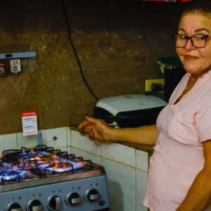 Gobierno bolivariano fortalece gasificación en el Zulia: 190 familias marabinas encendieron sus hornillas
