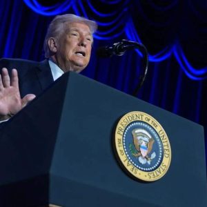 Trump calificó como un gran negocio la llegada de petróleo venezolano (+Video)