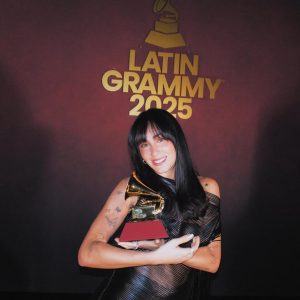 «Cajón de Sastre» Aitana : la melodía del Silencio Por José Luis Ortiz Güell