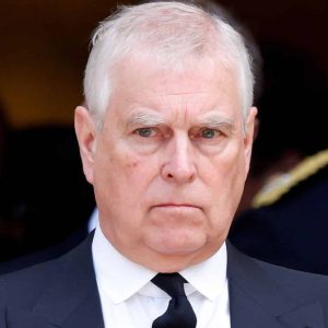 Arrestado exprincipe Andrés bajo sospecha de conducta indebida: Sigue escándalo por caso Epstein