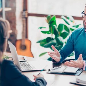 Cinco claves para que el currículum destaque en un mercado laboral cada vez más competitivo