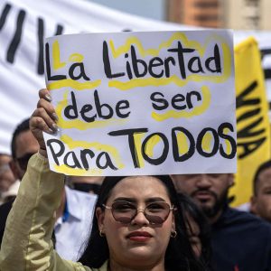 «Que sean todos»: La juventud venezolana se movilizó en la marcha opositora más grande del último año