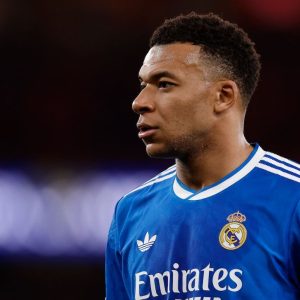 Kylian Mbappé es baja ante Benfica por problemas en la rodilla izquierda