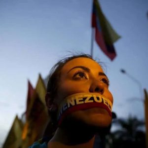 El chavismo mantiene el cierre de radios mientras proclama una “nueva era” de libertades