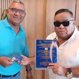 Parlamento Internacional otorga título de Periodista Embajador en Venezuela a Emiro Romero