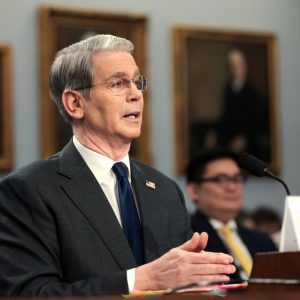 Secretario del Tesoro: “Con Maduro fuera puede haber cambio de régimen a cámara lenta en Cuba”