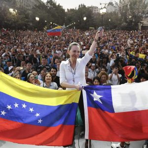 La mayor concentración fuera de Venezuela: Miles de personas aclamaron a María Corina Machado en Chile (+Video)