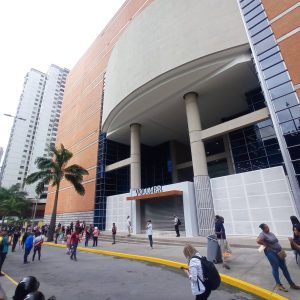 Las medidas de racionamiento eléctrico podrían extenderse en centros comerciales de Venezuela