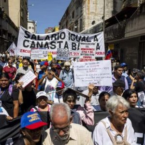 Trabajadores universitarios llaman a paro de 24 horas para exigir mejoras salariales