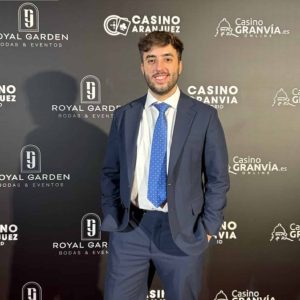 «Cajón de Sastre» No graban  historias ,viven historias, la esencia del periodismo. Entrevista a Nacho Lagos. Por José Luis Ortiz Güell