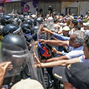 Denuncian cinco detenidos en Venezuela durante protesta en Caracas por salarios