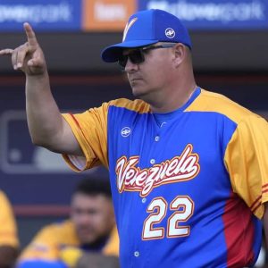 La selección venezolana de béisbol podría visitar el país en noviembre, según Omar López