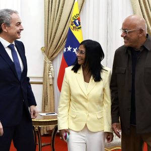 ABC | Una empresa china utilizó a Zapatero para cerrar un acuerdo de petróleo en Venezuela días después de su visita a Pekín