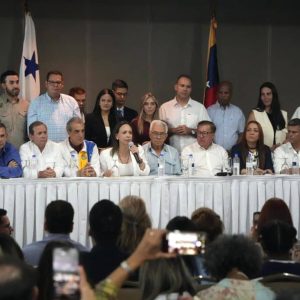 Plataforma Unitaria prepara documento tras encuentro en Panamá y define hoja de ruta para transición