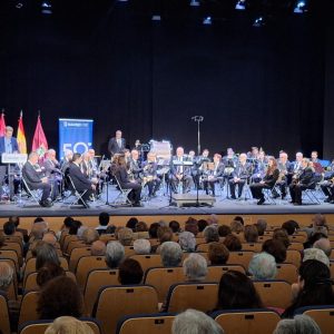 «Cajón de Sastre» Un acorde que traspasa la eternidad. El mundo se inclina ante el legado del Maestro Manuel Lillo. Por José Luis Ortiz Güell.