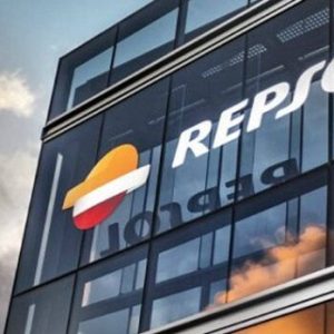 Llega a España primer barco con crudo venezolano como pago del gas a Repsol
