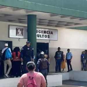 Veinte estudiantes y una docente hospitalizados por intoxicación en liceo Simón Bolívar de Maturín