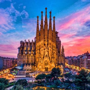 Visita del Papa impulsa a la Sagrada Familia: Prevén nueva cifra récord de turistas