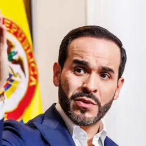 Jueza en Colombia autoriza a Abelardo De la Espriella usar camiseta de la Selección en campaña