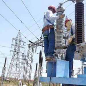 Proponen aumentar la tarifa del servicio eléctrico en el país