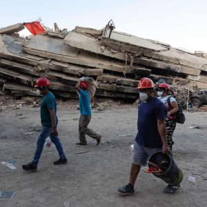 Ingenieros instan a Venezuela a inspeccionar viviendas estatales tras los terremotos