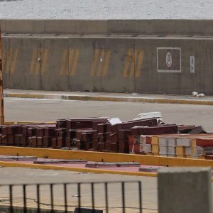 Entierran a más de 150 cuerpos sin identificar en Venezuela, tras los terremotos