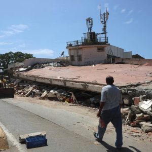 Los tres factores que explican por qué se derrumbaron tantos edificios en La Guaira