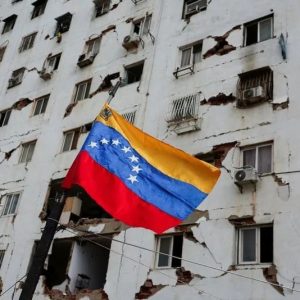 El dólar escala y se ubica en 721, 34 en plena crisis por terremotos