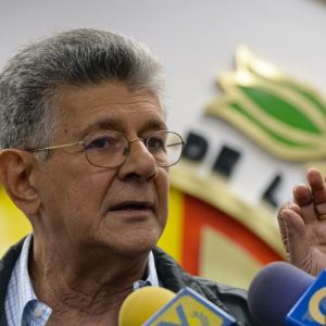 Henry Ramos Allup exige incluir a María Corina Machado en negociación opositora con el chavismo