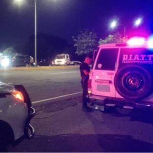 MUNICIPIO MARACAIBO | Motociclista resulta gravemente herido tras chocar contra patrulla policial en la Circunvalación 1