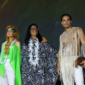 «Cajón de Sastre» De consejera profesional a desfilar en la semana de la moda de Nuevo York, Omayra, la diseñadora que le dijo sí a reinventarse. Por José Luis Ortiz Güell