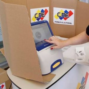 El chavismo se perpetuó desde 2004 con máquinas electorales preprogramadas