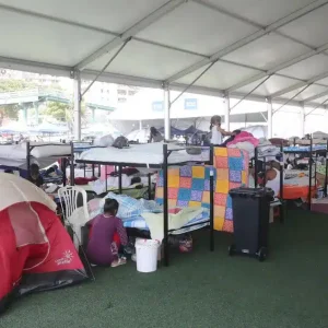 Suben a 108 los campamentos de emergencia para damnificados por los sismos