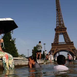 Ola de calor se extiende a tres cuartas partes de Francia con temperaturas de hasta 40 grados