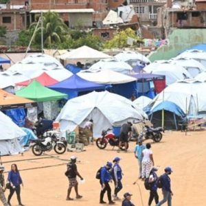 Unas 200 familias duermen en carpas en Cali temerosas de volver a sus casas tras terremoto