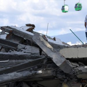 Al menos 132 muertos y 570 heridos deja el terremoto de magnitud 7,4 en Colombia