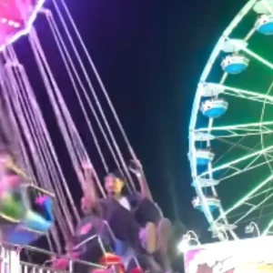 Falla mecánica de las «sillas voladoras» dejó al menos nueve heridos en la Feria Estatal de Tennessee (+Video)